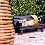 Stayatsas Julia, Stijlvol Natuurhuisje Met Grote Omheinde Tuin Chalé