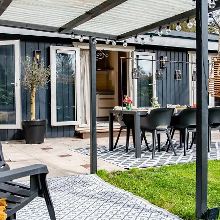 Stayatsas Julia Stijlvol Ingericht, Kindvriendelijk, In Het Bos, Hondje Mag Mee, Parkeren Op Oprit Epe