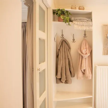Stayatsas Tiny House Julia In De Bossen Op De Veluwe! Chalet