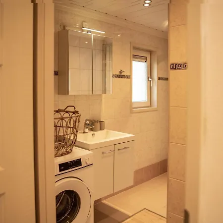 Stayatsas Julia Stijlvol Ingericht, Kindvriendelijk, In Het Bos, Hondje Mag Mee, Parkeren Op Oprit Epe