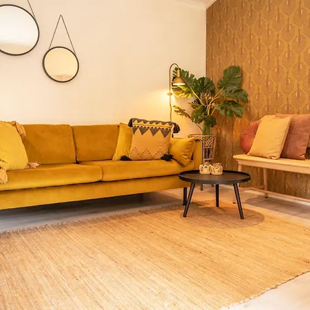 Stayatsas Julia, Stijlvol Natuurhuisje Met Grote Omheinde Tuin Chalet *