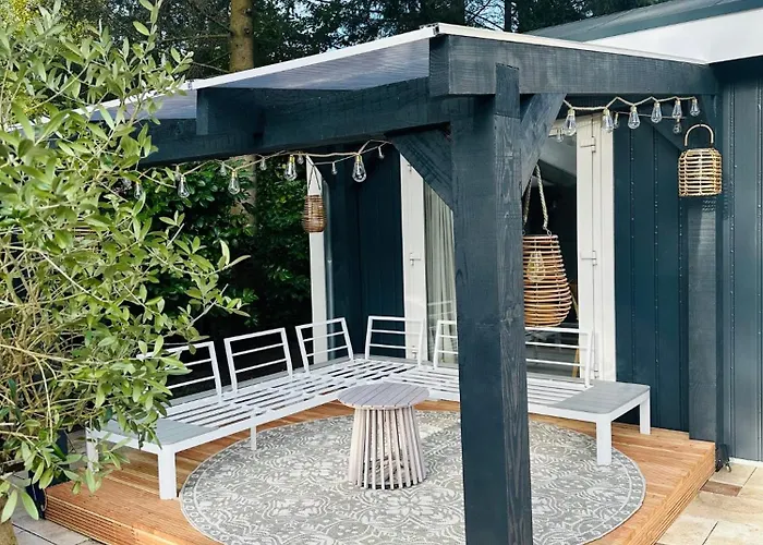 Stayatsas Julia Stijlvol Ingericht, Kindvriendelijk, In Het Bos, Hondje Mag Mee, Parkeren Op Oprit Epe