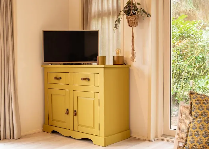 Chalet Natuurhuisje Met Omheinde Tuin Hond Welkom Stijlvol Ingericht Stayatsas Julia *