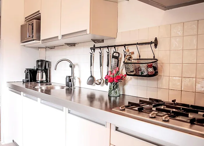 Stayatsas Julia Stijlvol Ingericht, Kindvriendelijk, In Het Bos, Hondje Mag Mee, Parkeren Op Oprit Epe